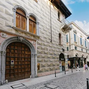 Palazzo Confalonieri Da Lisca , Vérone Italie
